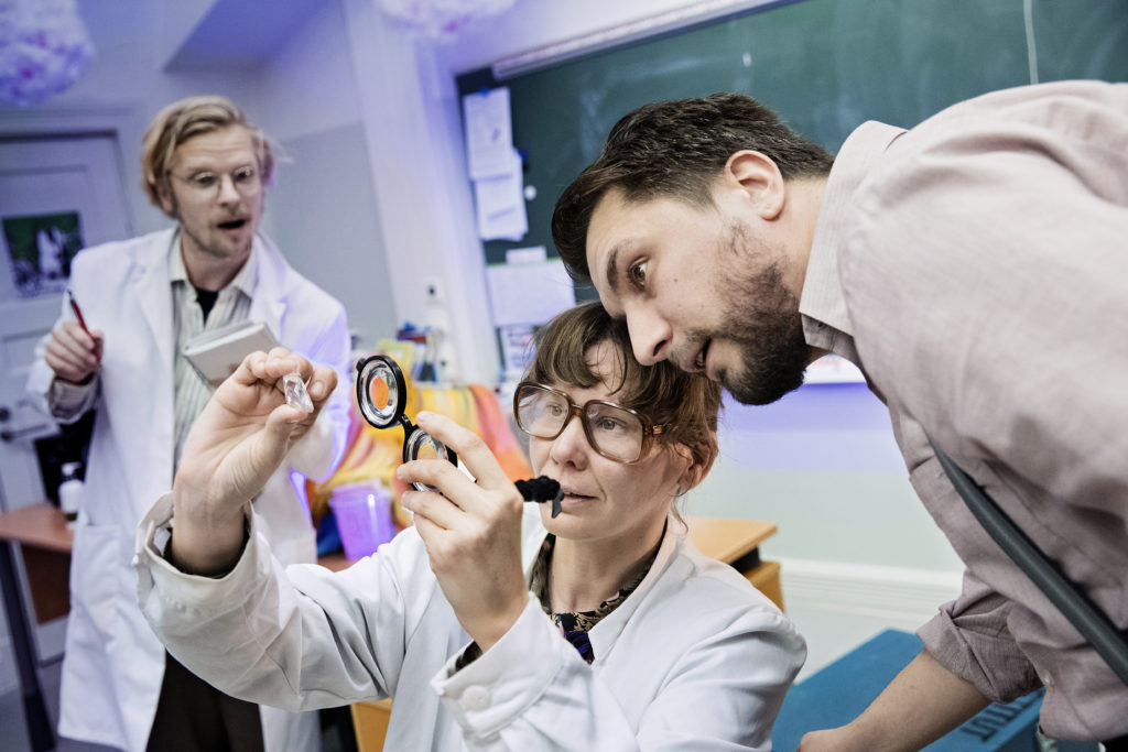 Teater Viirus / MONSTER / Photo by Cata Portin